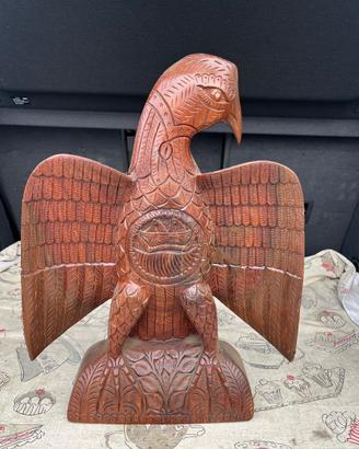 Aquila in legno