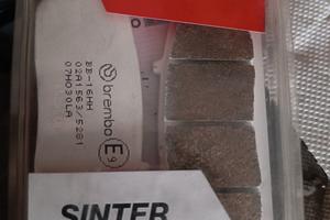 Pastiglie freno anteriore sintetizzate Brembo LA