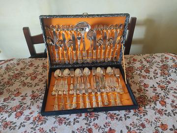SET DI POSATE DA 12