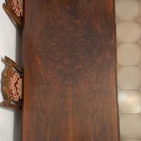 Tavolo da pranzo in legno massiccio di noce