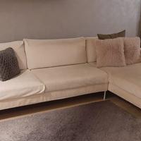 DIVANO ED ACCESSORI