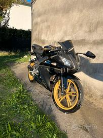 Yamaha r125 yzf