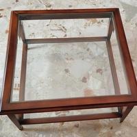 tavolino in legno e vetro 