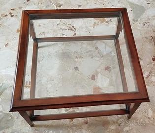 tavolino in legno e vetro 