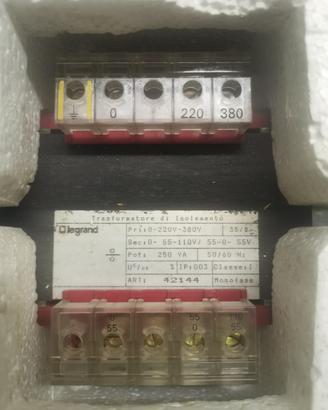 Trasformatore di isolamento 220/380V 55/0/55