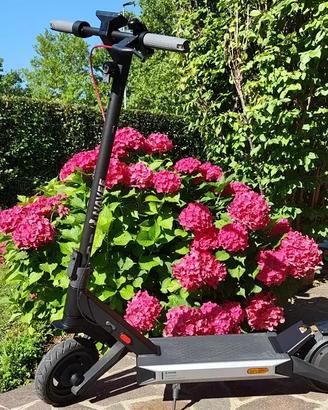 Monopattino Elettrico Navee s40