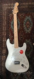 Chitarra Fender Stratocaster Squier bianca 