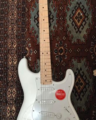 Chitarra Fender Stratocaster Squier bianca 