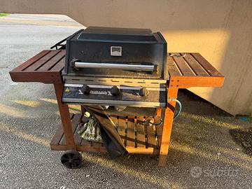 Barbecue gas e pietra lavica/carbonella
