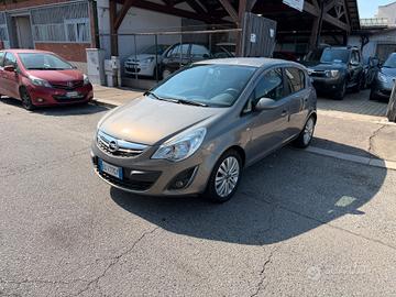 Opel Corsa 1.2 5 porte Cosmo
