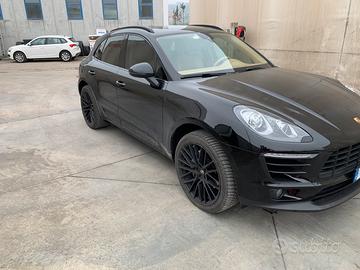 PORSCHE MACAN S