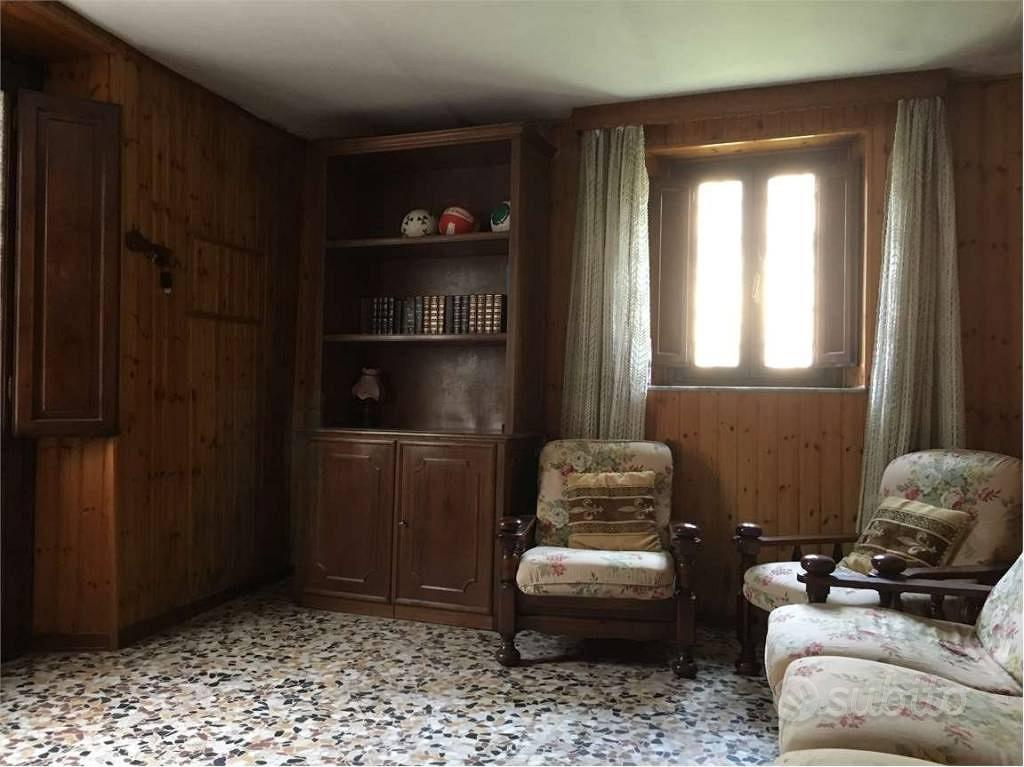 Casa indipendente di 133 m² con 5 locali e posto a
