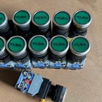 DIECI Pulsanti diam. 22 color verde GO