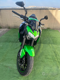 Moto kawasaki Z900