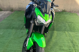 Moto kawasaki Z900