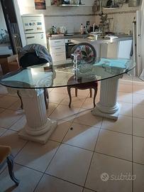 Tavolo in cristallo con colonne