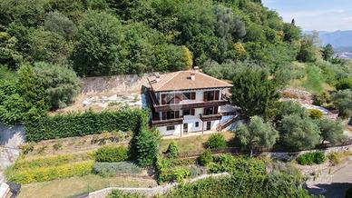 VILLA SINGOLA A CAVAION VERONESE