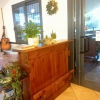 Bancone bar in legno