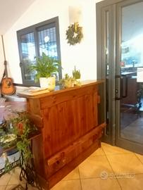 Bancone bar in legno