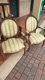 coppia di poltrone in noce