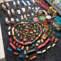 Pista e Trenini legno ikea+brio