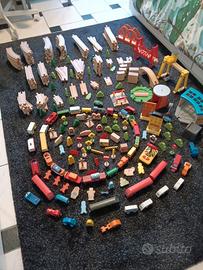 Pista e Trenini legno ikea+brio