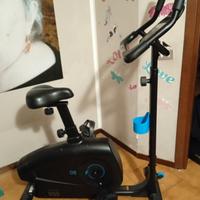 DOMYOS
Cyclette EB 900 connessa e autoalimentata