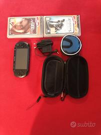 PSP Street (E1004) Pari al NUOVO + Giochi e Access