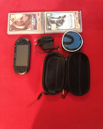 PSP Street (E1004) Pari al NUOVO + Giochi e Access