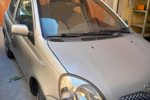 Toyota yaris 1.0 benzina anno 2005