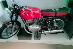 Moto Gliela 300 bicilindrico