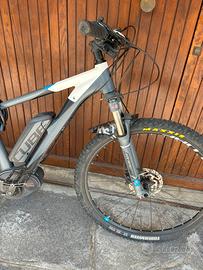 Bici elettrica front cerchi 29
