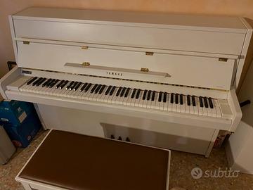 Pianoforte Yamaha M5J bianco lucido