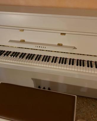 Pianoforte Yamaha M5J bianco lucido