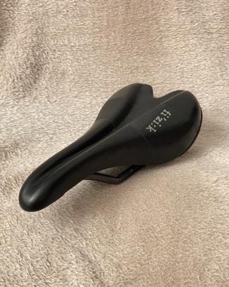 Sella FIZIK ALIANTE VSX carbon braided