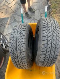 Pneumatici 195/65 R15 più cerchi