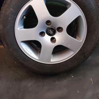 Cerchi in lega con gomme invernali 