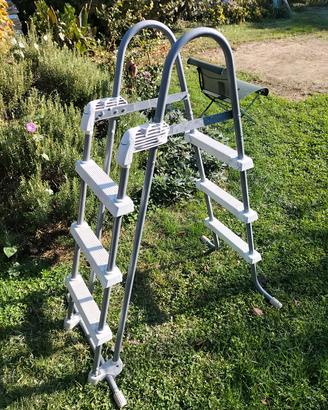 Scaletta fuori terra piscina Intex  h 1.07 m
