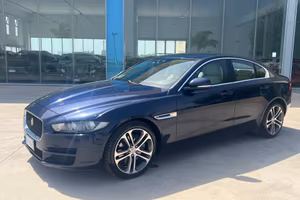 Jaguar XE 2.0d Turbo 180CV aut. Prestige Business 