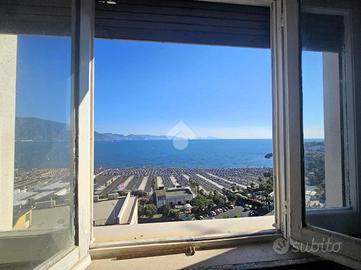5 LOCALI A TORRE ANNUNZIATA