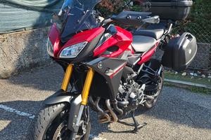 Yamaha Tracer 900 2016 con borse e bauletto