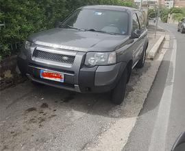 LAND ROVER Freelander 1 2004 con gancio traino