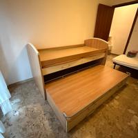 Letto a castello a scomparsa con scaletta