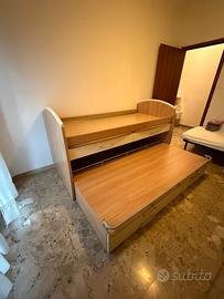 Letto a castello a scomparsa con scaletta