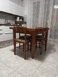 Tavolo da cucina + 4 sedie