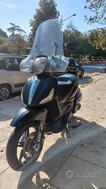 Beverly 350