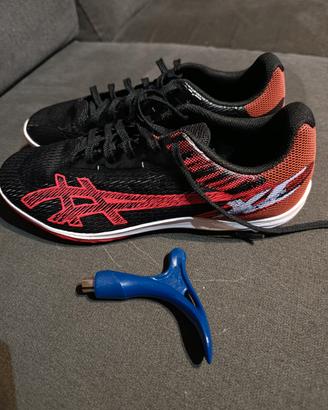 Scarpe da atletica per ragazzi pari al nuovo