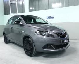 Lancia Ypsilon 1.0 FireFly 5 porte S&S Hybrid Silv