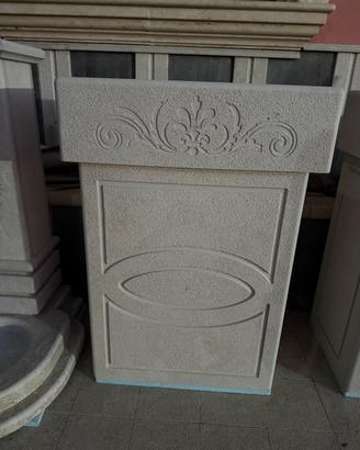 Lavabo a colonna in pietra esterno giardino