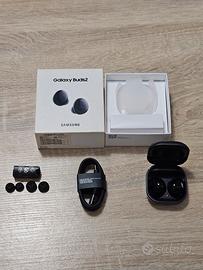 Samsung Galaxy Buds2 con scatola e accessori